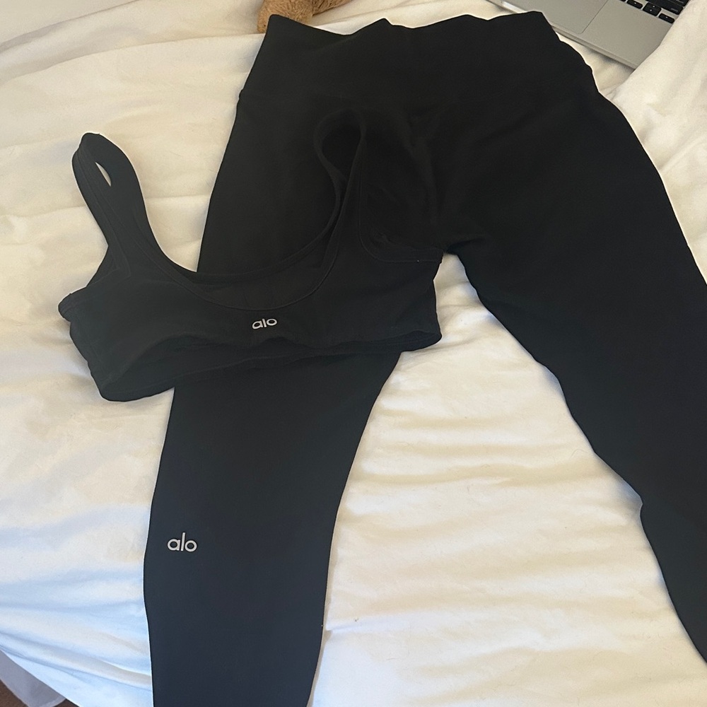 Black Alo Yoga Set